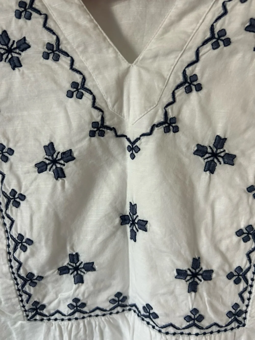Croft & Barrow - White Embroidered Cotton Top - Picture 2 of 9
